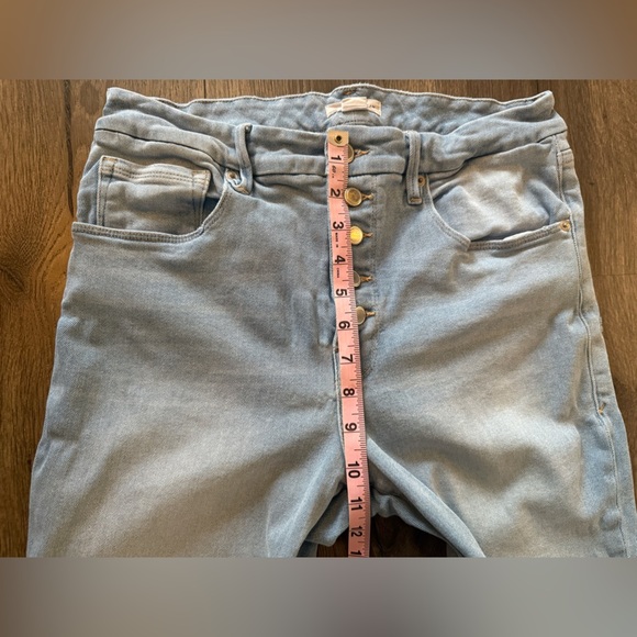 Good American Light wash button fly Jeans Size 12 - Picture 7 of 10
